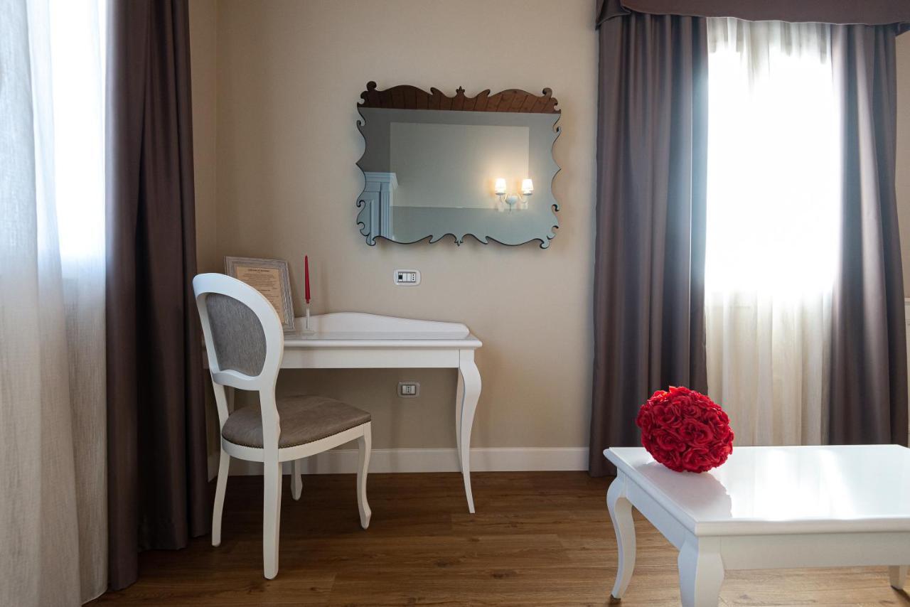 Suites & Apartments Liola' Castrocielo Dış mekan fotoğraf