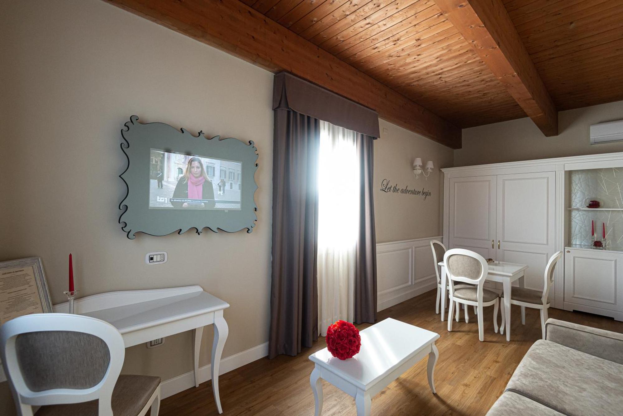 Suites & Apartments Liola' Castrocielo Dış mekan fotoğraf